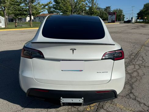 Used 2023 Tesla Model Y Long Range AWD/4WD image 4