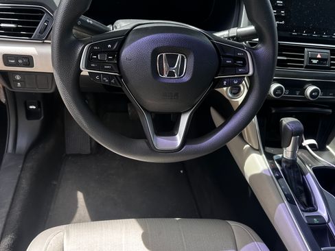 Used 2018 Honda Accord LX image 12