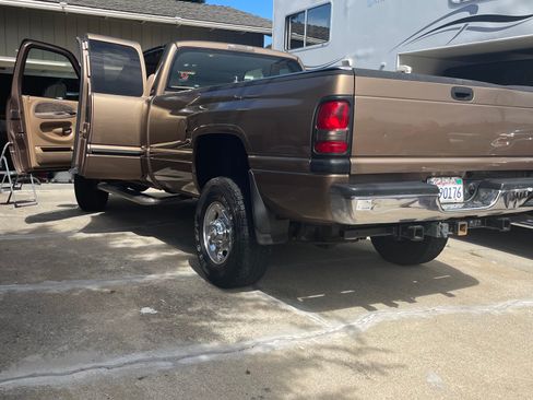 Used 2001 Dodge Ram 2500 Truck 4x4 Quad Cab image 2