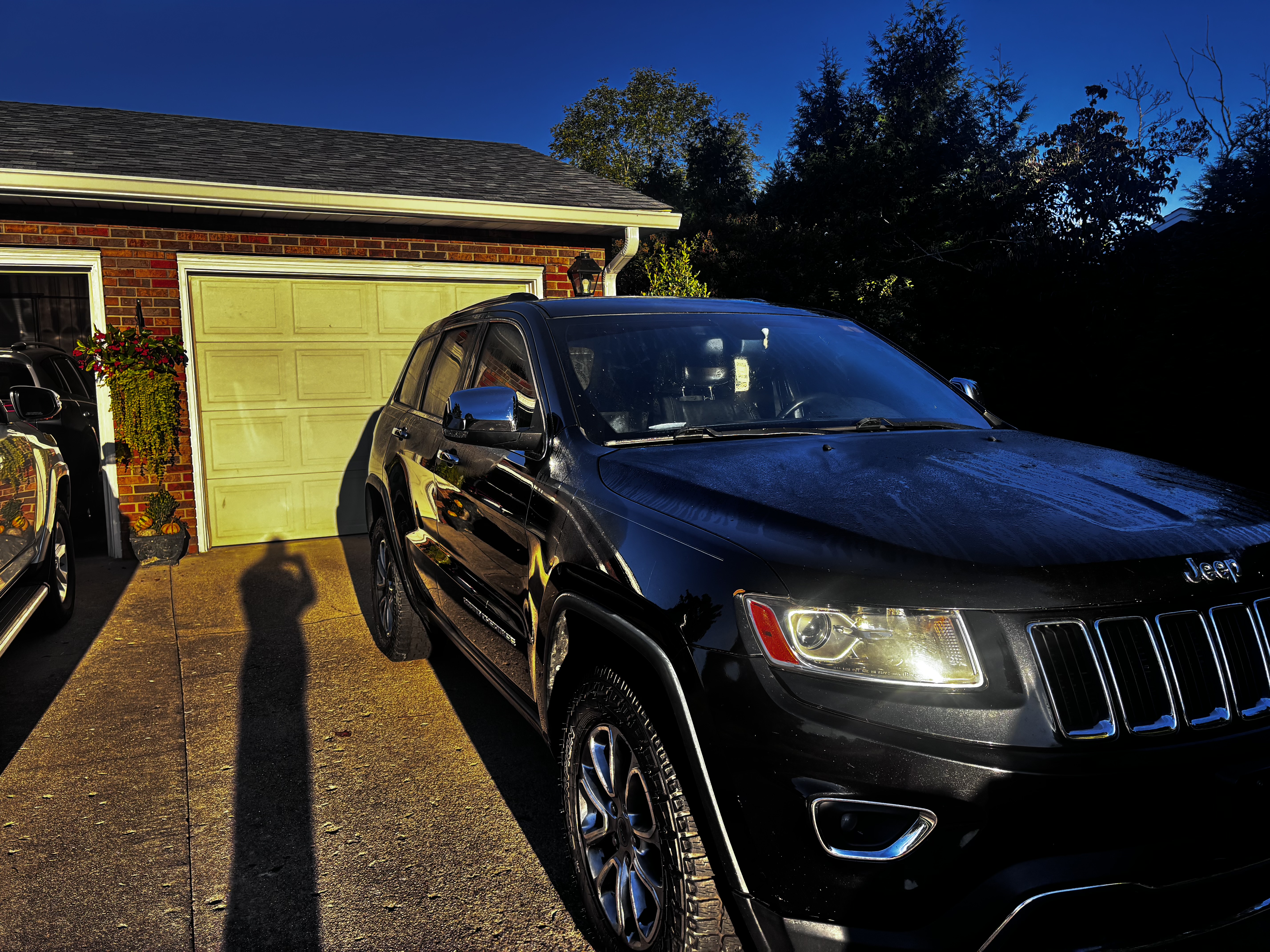 Used 2014 Jeep Grand Cherokee Limited AWD/4WD image 6