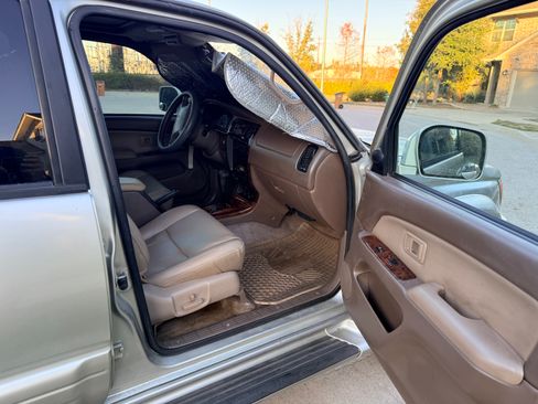 Used 2000 Toyota 4Runner Limited image 17