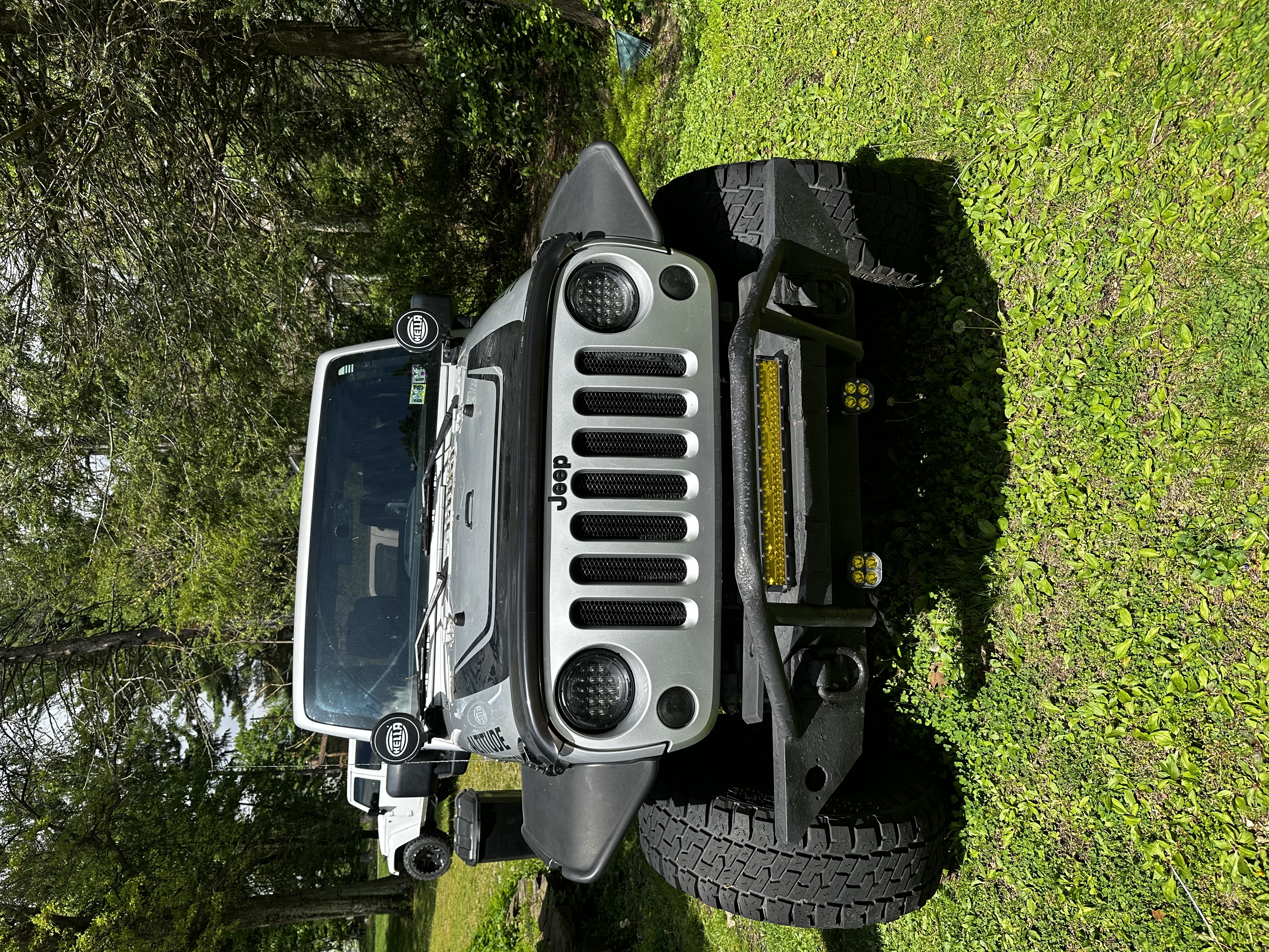 Used 2012 Jeep Wrangler Sahara AWD/4WD image 4