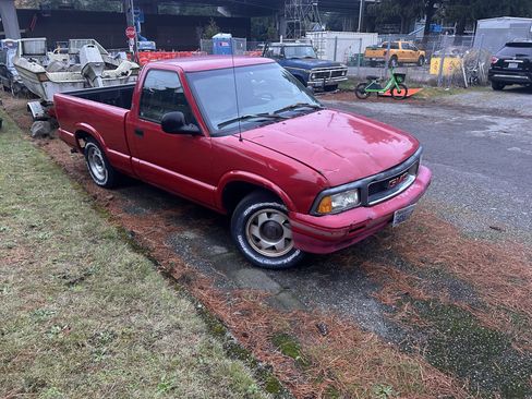 Used 1994 GMC Sonoma 2WD Regular Cab image 1