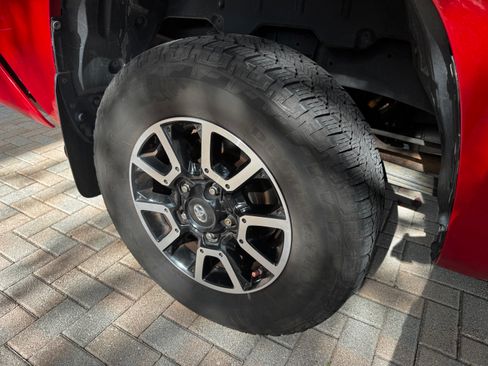 Used 2018 Toyota Tundra SR5 w/ TRD Off Road Package AWD/4WD image 25