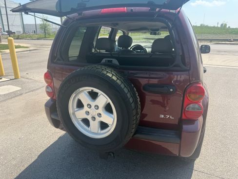 Used 2002 Jeep Liberty Limited AWD/4WD image 2