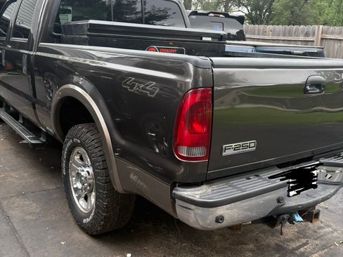 Used 2006 Ford F250 Lariat AWD/4WD image 4
