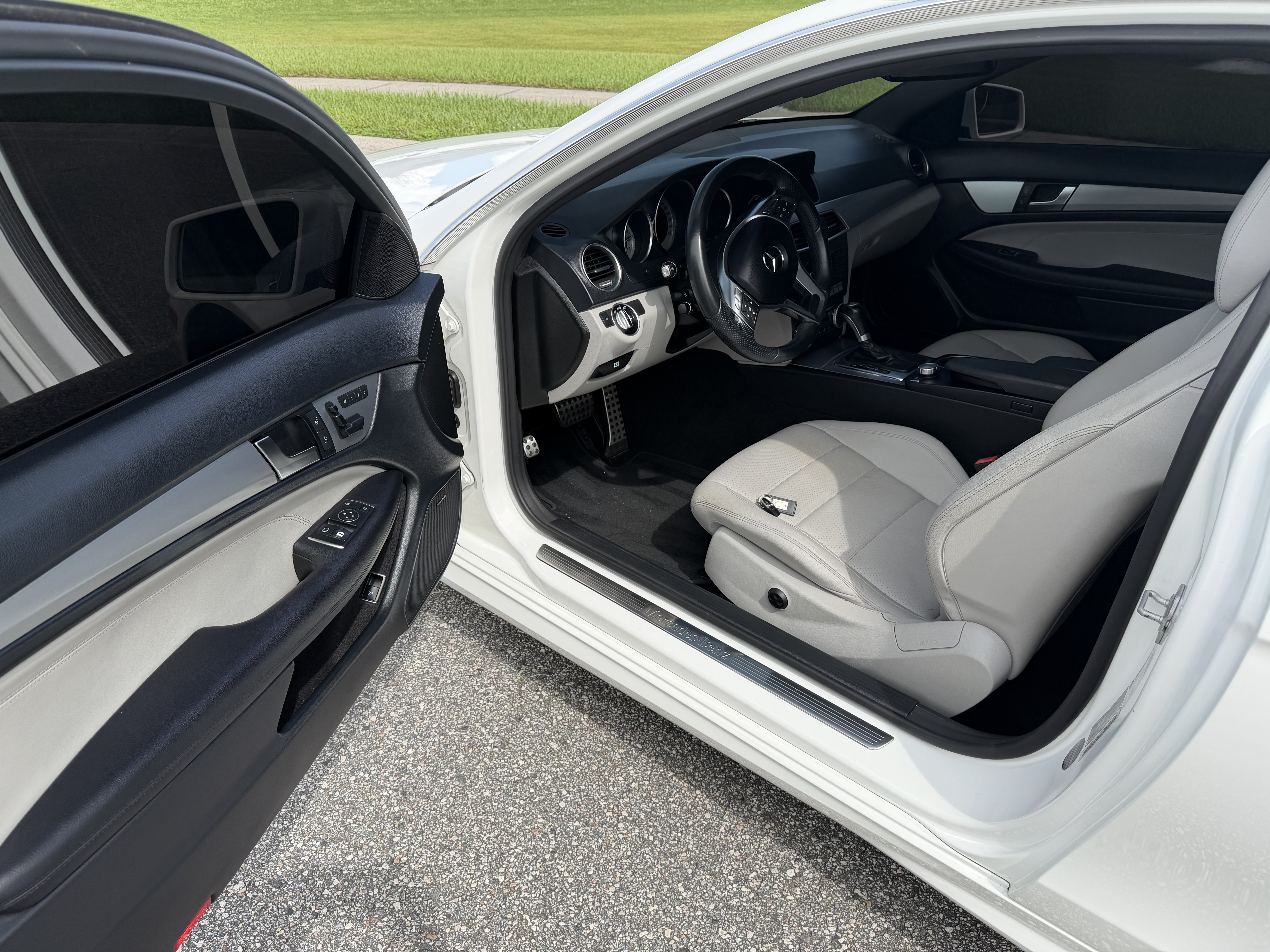 Used 2015 Mercedes-Benz C 250 Coupe image 14
