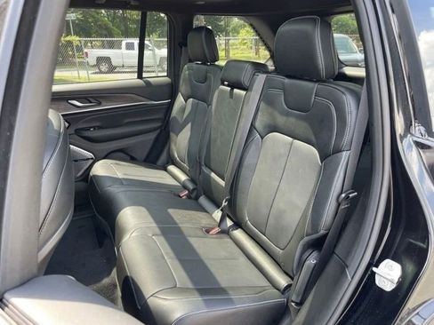 Used 2023 Jeep Grand Cherokee Overland image 14