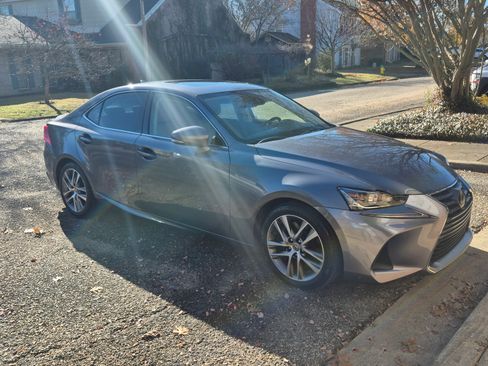 Used 2019 Lexus IS 300 image 1