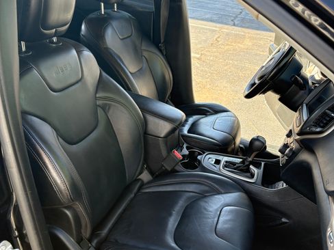 Used 2017 Jeep Cherokee High Altitude image 9