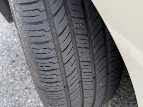 Used 2017 Hyundai Elantra SE image 12