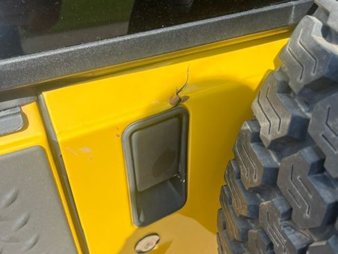 Used 2004 Jeep Wrangler 4WD image 9