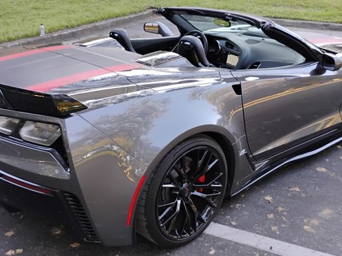 Used 2016 Chevrolet Corvette Z06 w/ 3LZ Preferred Equipment Group image 30