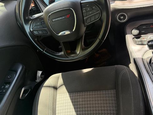 Used 2023 Dodge Challenger SXT RWD image 9
