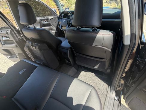 Used 2020 Toyota 4Runner TRD Off-Road Premium w/ Moonroof Package AWD/4WD image 28
