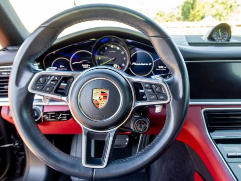 Used 2018 Porsche Panamera 4 AWD/4WD image 19
