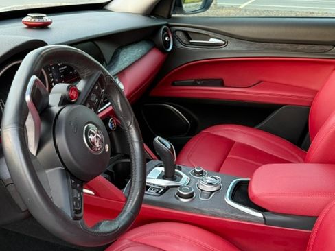 Used 2020 Alfa Romeo Stelvio w/ Nero Edizione RWD image 15