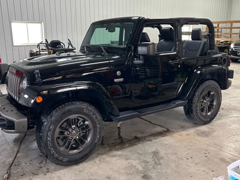 Used 2016 Jeep Wrangler Sahara image 24