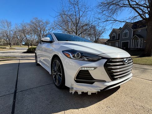 Used 2018 Hyundai Elantra Sport image 8