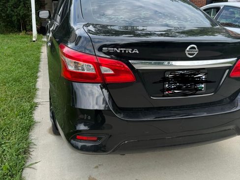 Used 2017 Nissan Sentra S FWD image 5