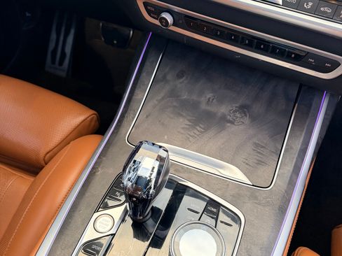 Used 2021 BMW X7 xDrive40i w/ M Sport Package AWD/4WD image 5