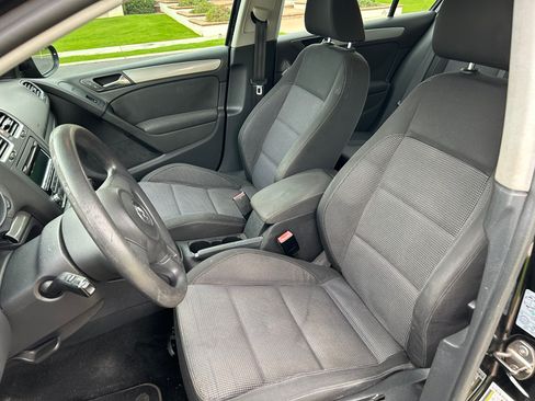 Used 2013 Volkswagen Golf 4-Door image 9