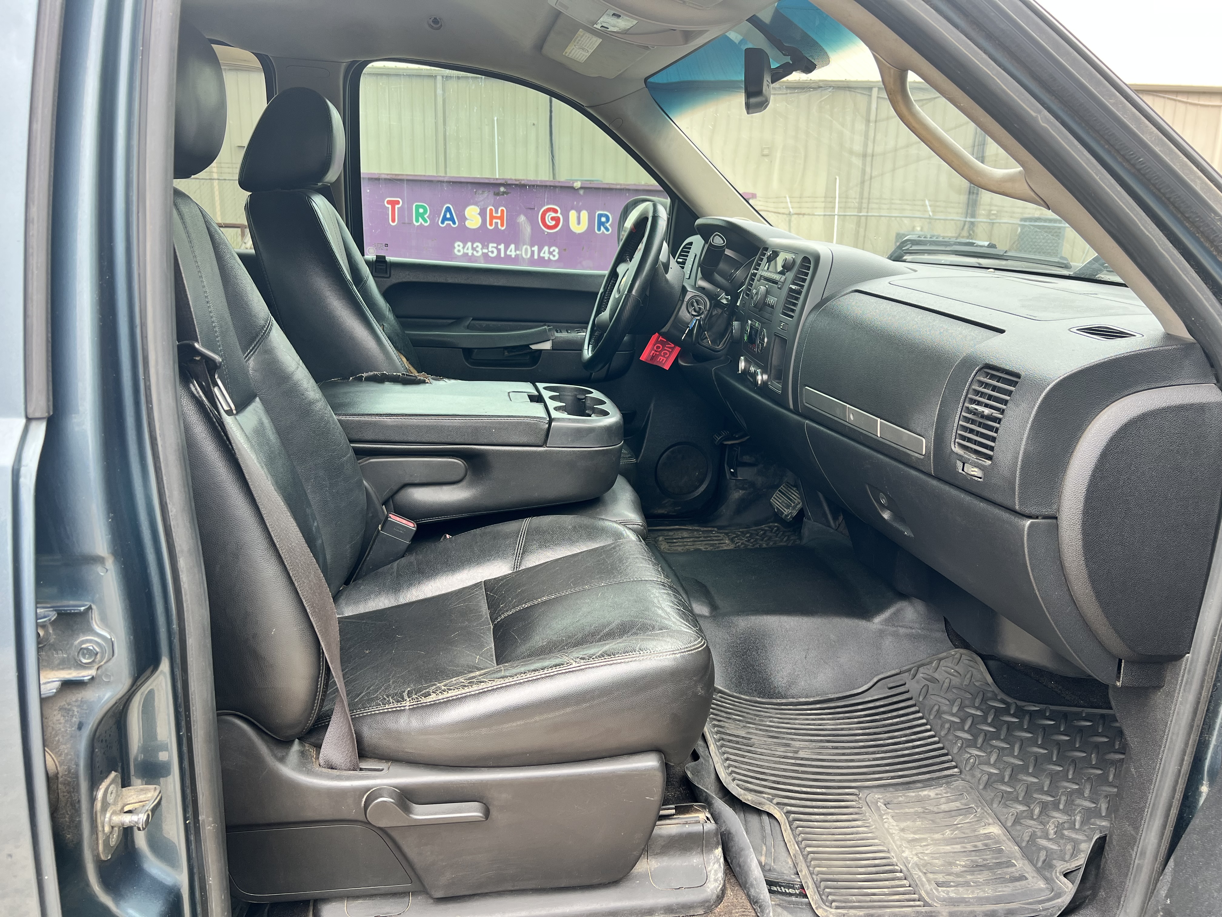 Used 2011 Chevrolet Silverado 2500 LT w/ Interior Plus Package AWD/4WD image 11