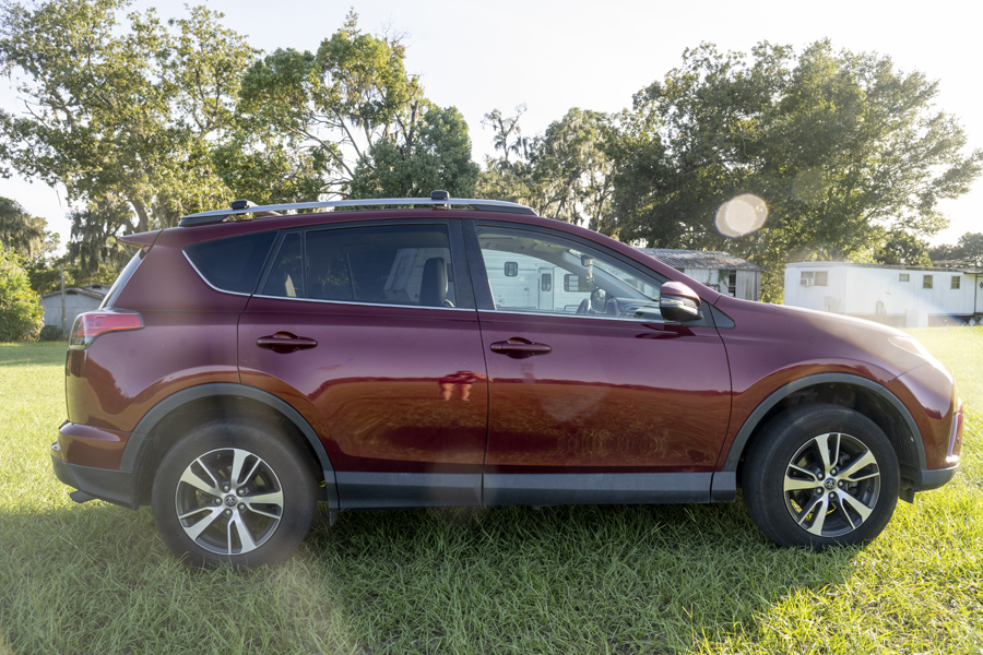 Used 2018 Toyota RAV4 XLE FWD image 5