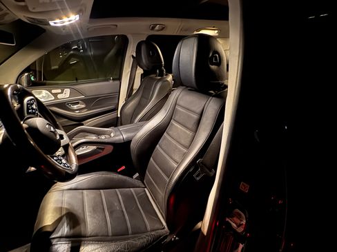 Used 2020 Mercedes-Benz GLS 580 4MATIC image 12