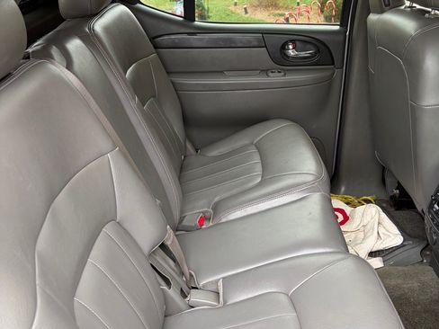 Used 2004 GMC Envoy XUV SLT image 11