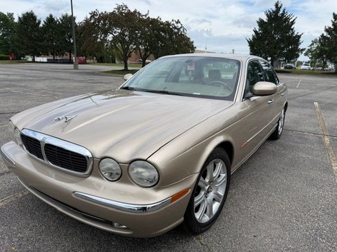 Used 2004 Jaguar XJ8 RWD image 9