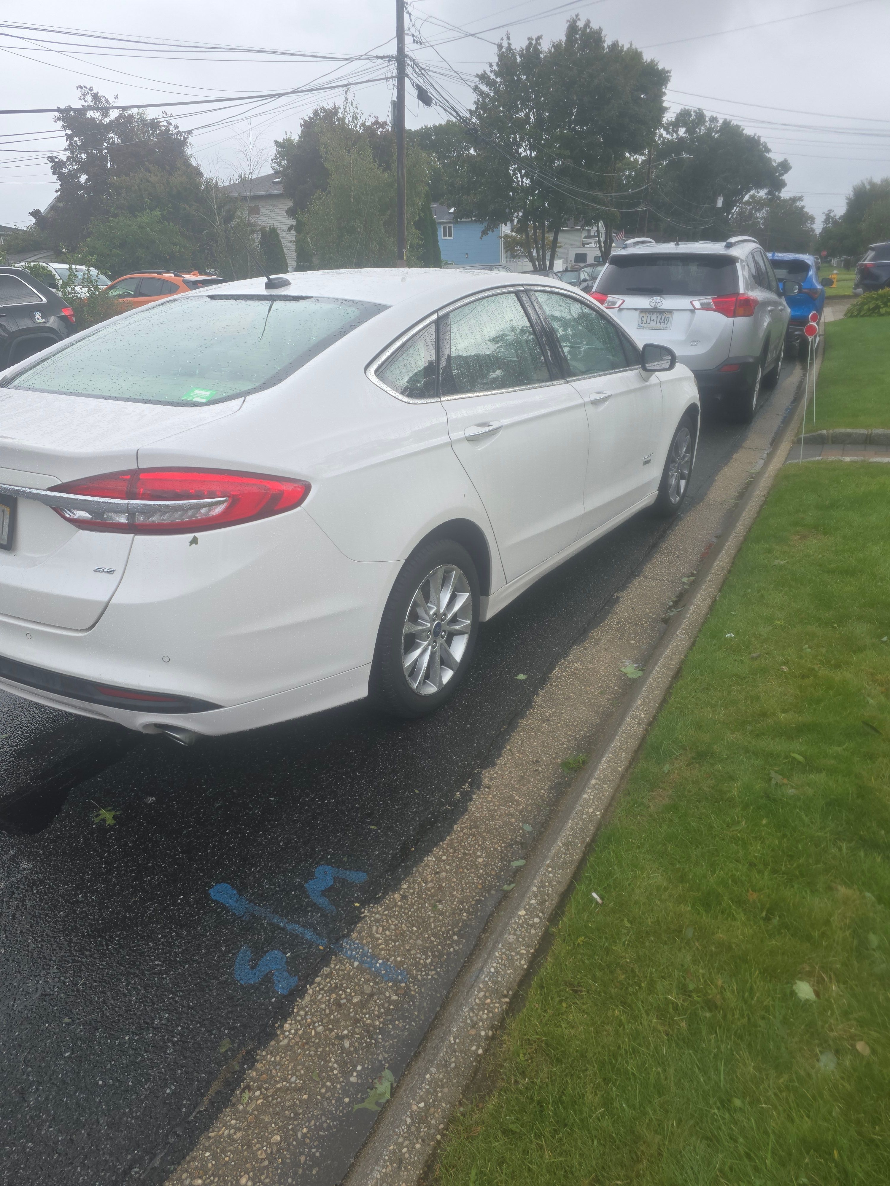 Used 2018 Ford Fusion Energi SE FWD image 2