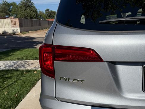 Used 2018 Honda Pilot Touring image 4