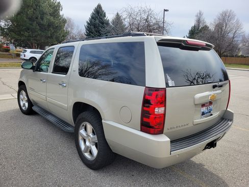 Used 2013 Chevrolet Suburban LTZ image 5