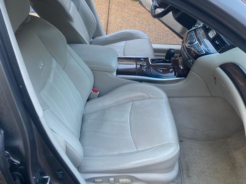 Used 2011 INFINITI M37 w/ Deluxe Touring Pkg image 13
