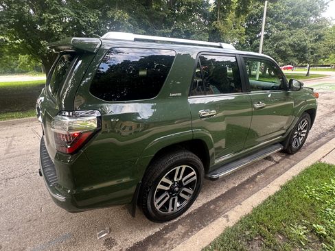 Used 2022 Toyota 4Runner Limited AWD/4WD image 4