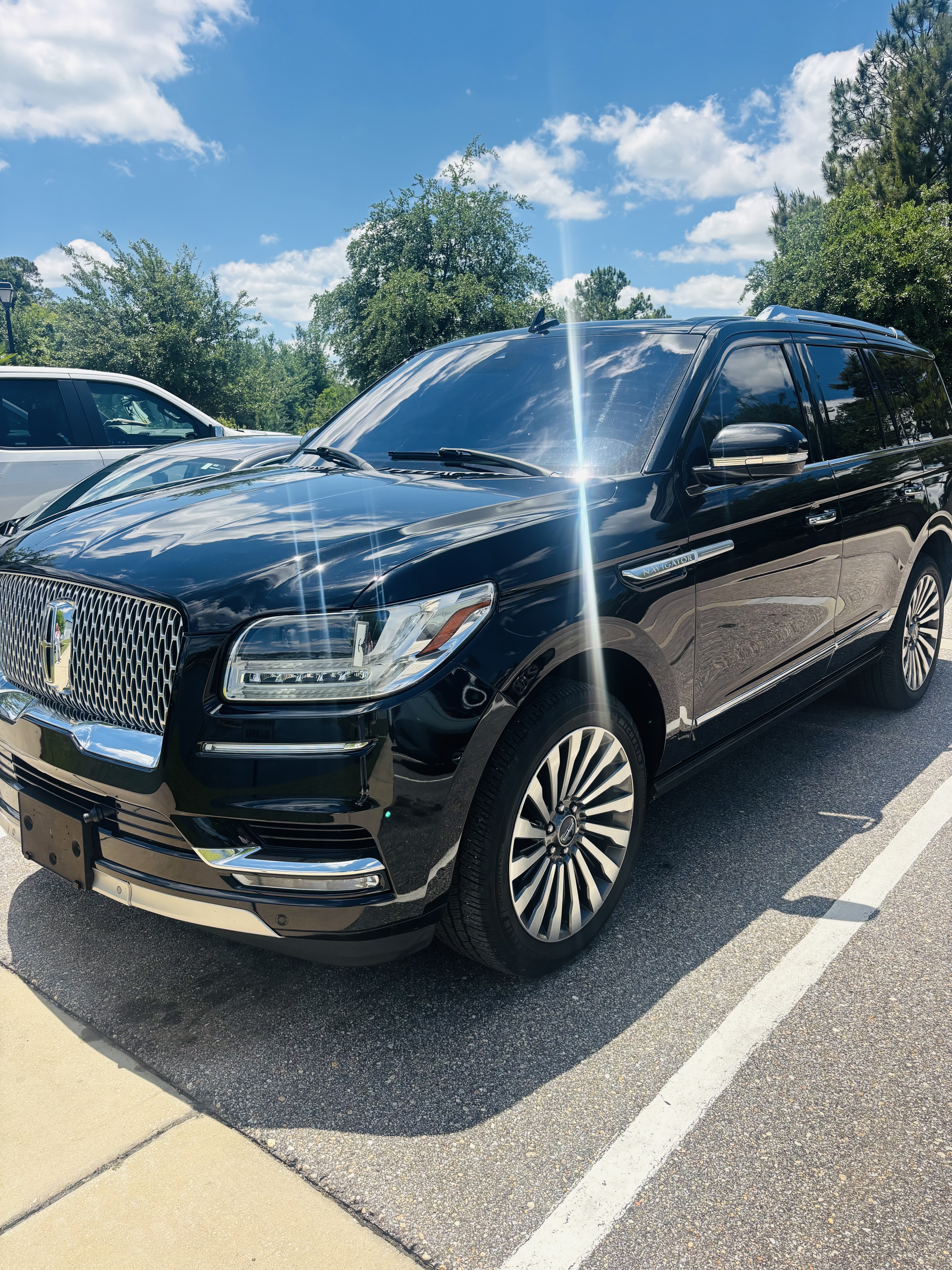 Used 2018 Lincoln Navigator Reserve w/ Technology Package AWD/4WD image 1