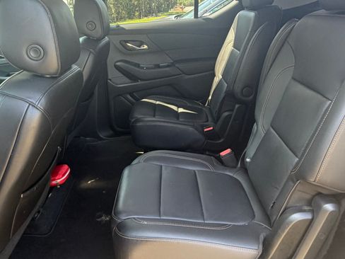 Used 2021 Chevrolet Traverse LT FWD image 9