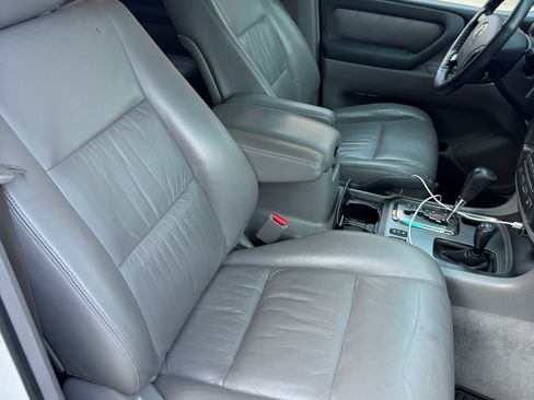 Used 2005 Toyota Land Cruiser AWD/4WD image 8