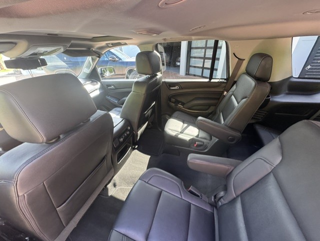 Used 2019 Chevrolet Tahoe LT w/ Luxury Package RWD image 9