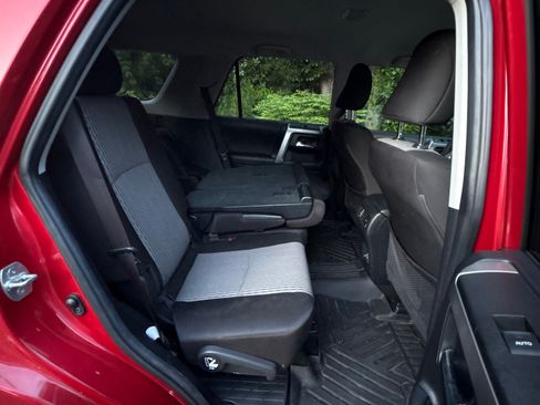 Used 2023 Toyota 4Runner SR5 AWD/4WD image 17