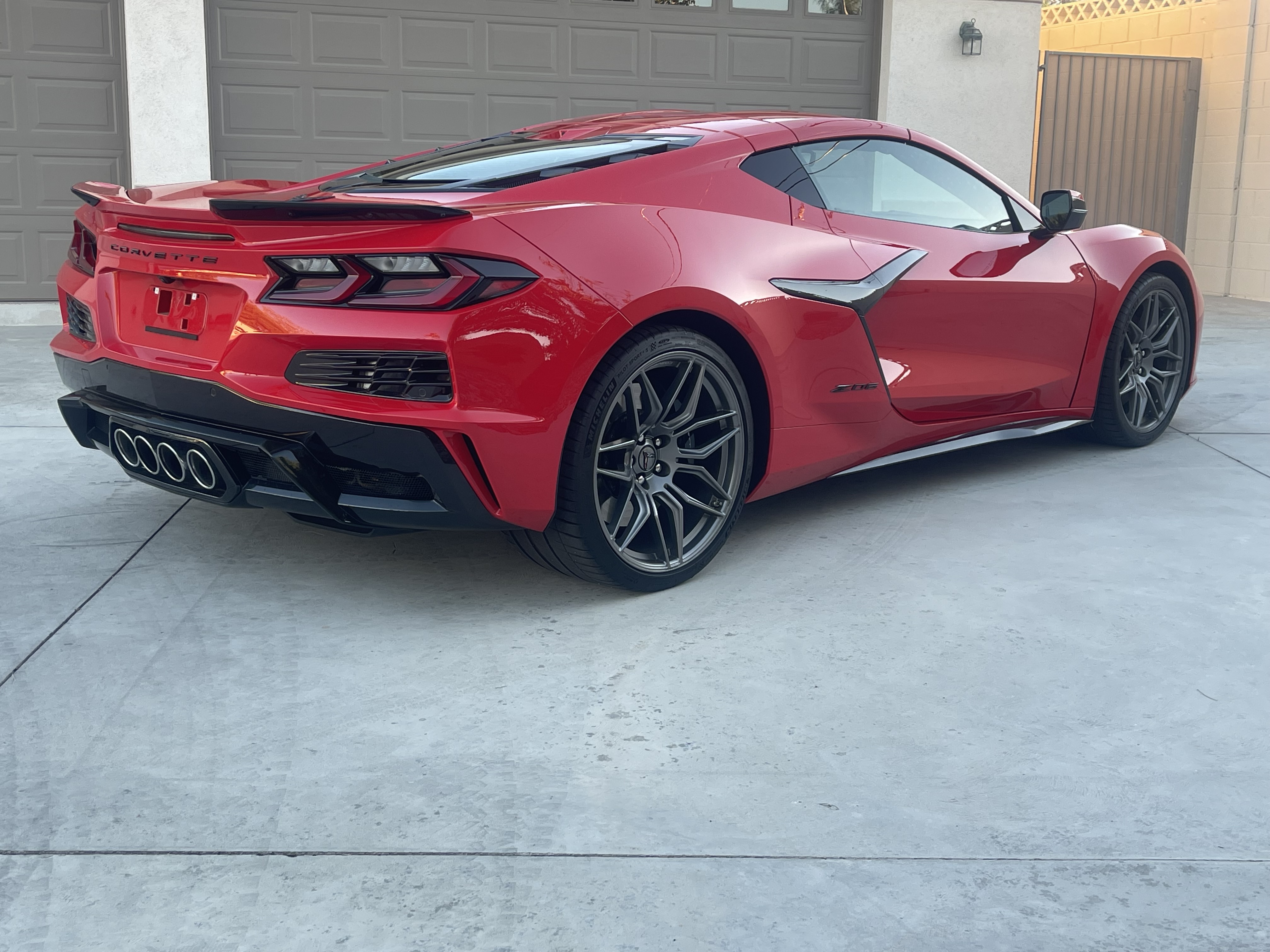 Used 2023 Chevrolet Corvette Z06 RWD image 25