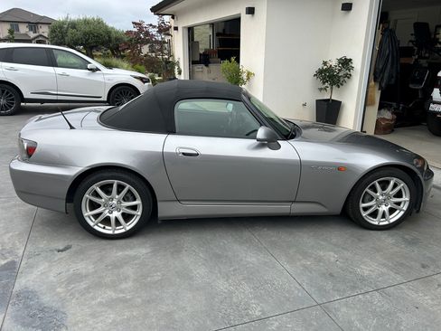 Used 2005 Honda S2000 image 3