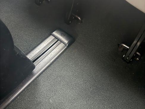 Used 2019 Toyota Sienna Limited Premium image 26