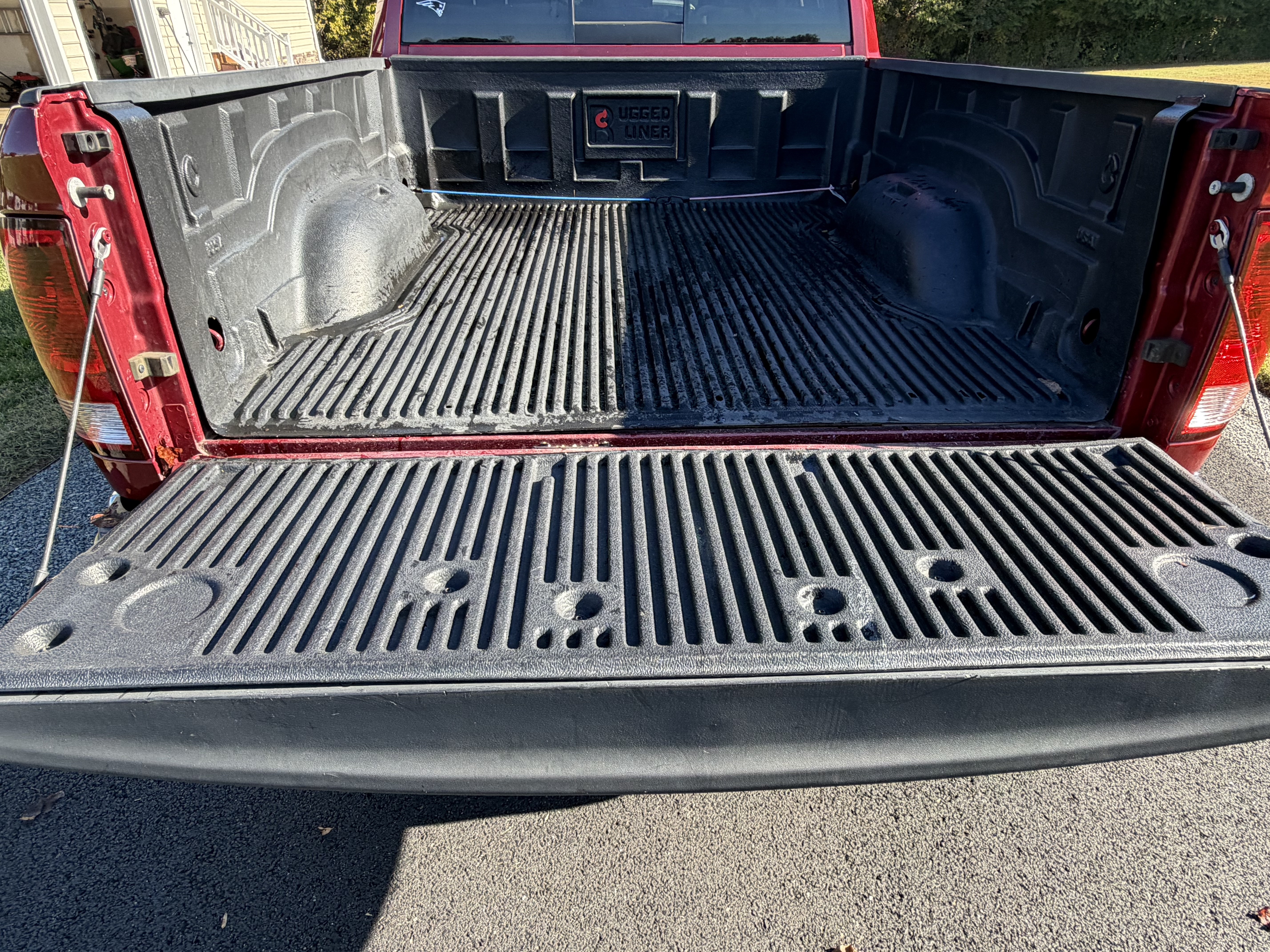 Used 2013 RAM 1500 Classic SLT w/ Premium Display Pkg AWD/4WD image 16