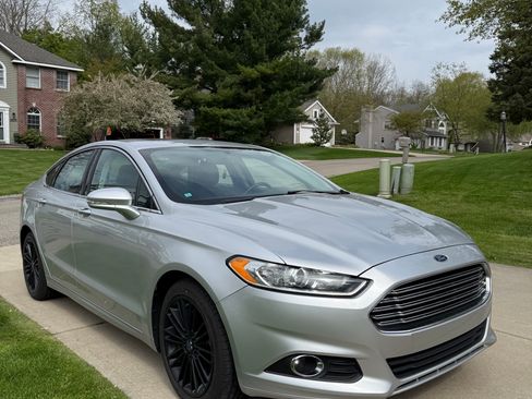 Used 2016 Ford Fusion SE w/ Equipment Group 202A AWD/4WD image 4