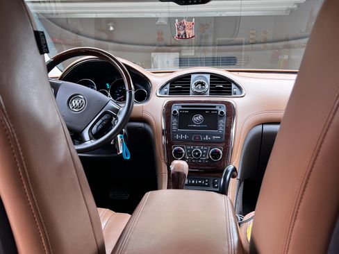 Used 2014 Buick Enclave Leather FWD image 9