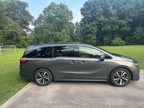 Used 2019 Honda Odyssey Elite image 1