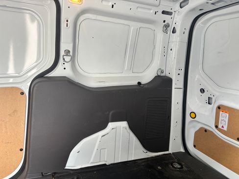 Used 2023 Ford Transit Connect XL image 4