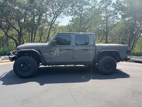 Used 2021 Jeep Gladiator Mojave AWD/4WD image 2